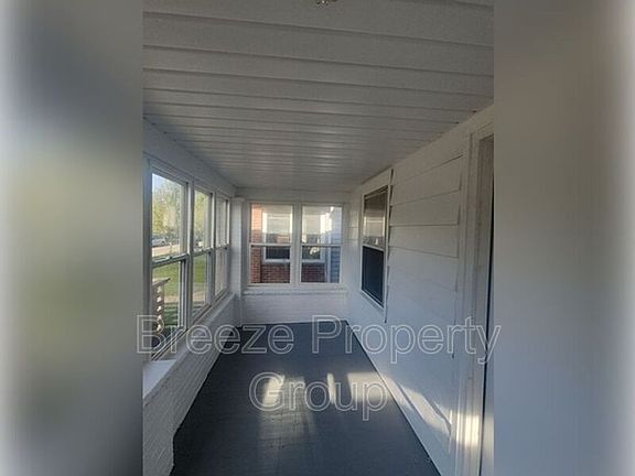 3rd image of 56 E Pearl St