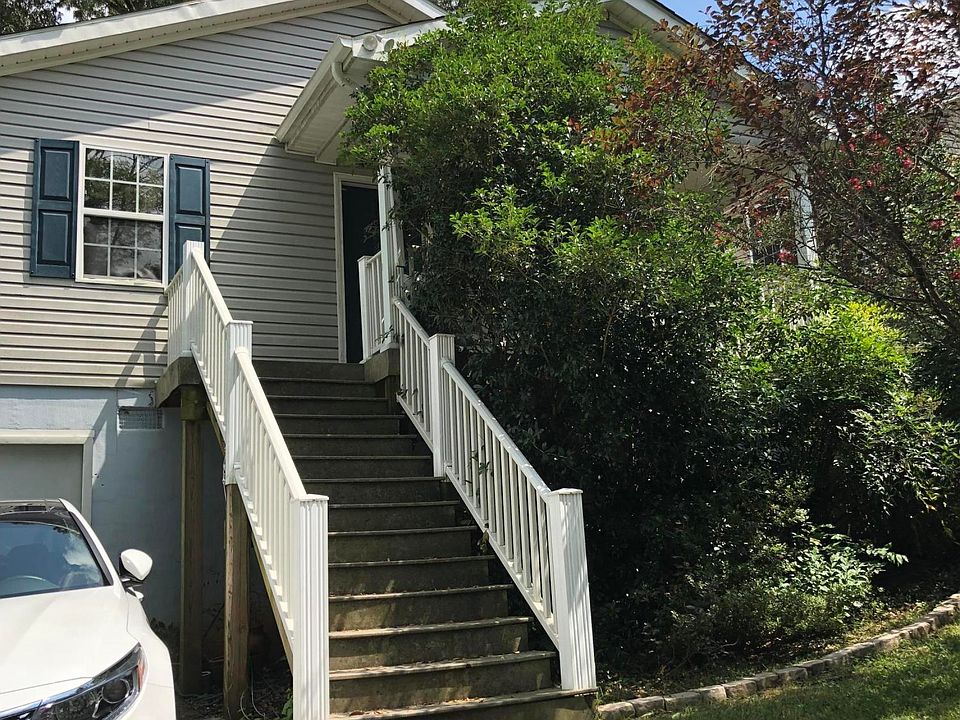 1st image of 428 SW Mayfield Ave