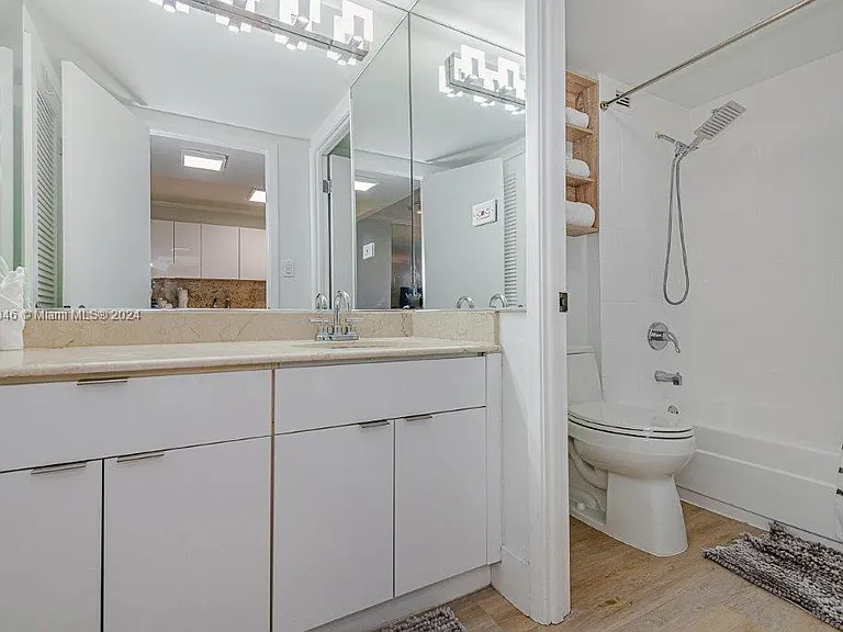 2301 Collins Ave #842 — Photo 16
