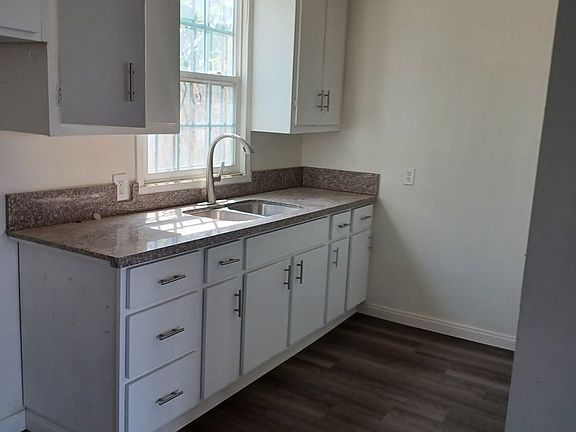 3rd image of 11418 S New Hampshire Ave #1