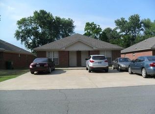 1406 Hardy St, Conway, AR 72034
