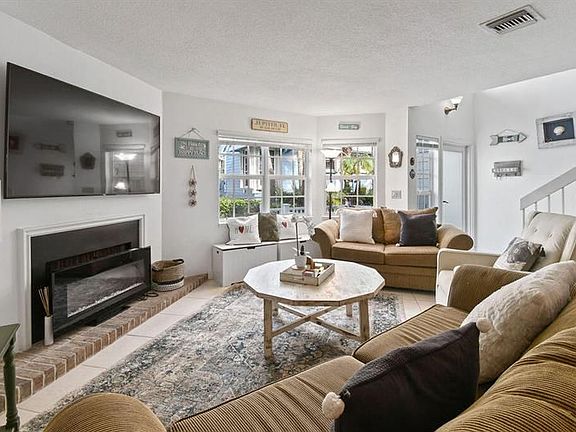 2nd image of 719 Ocean Dunes Cir