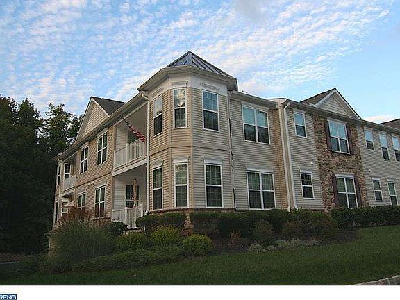 2nd image of 1201 Poplar St