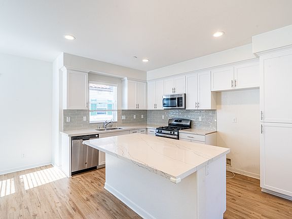 Kitchen with Large Island