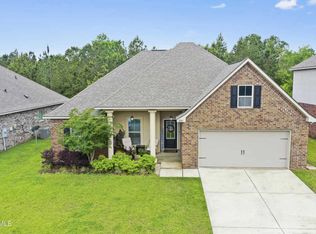 890 Reunion Place Cir, Biloxi, MS 39532