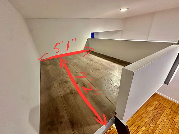 4th image of 215 Avenue A APT 3RS
