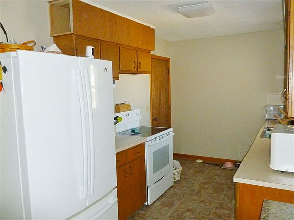 3rd image of 1118 E 30th Dr
