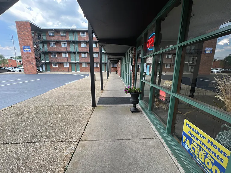 Heather House Apartments — Photo 10