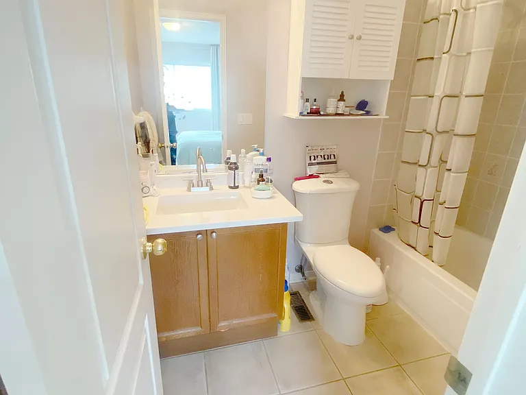 888 Scollard Ct — Photo 18