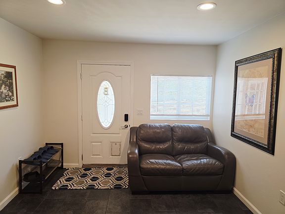 5th image of 209 N Valley Center Ave #B