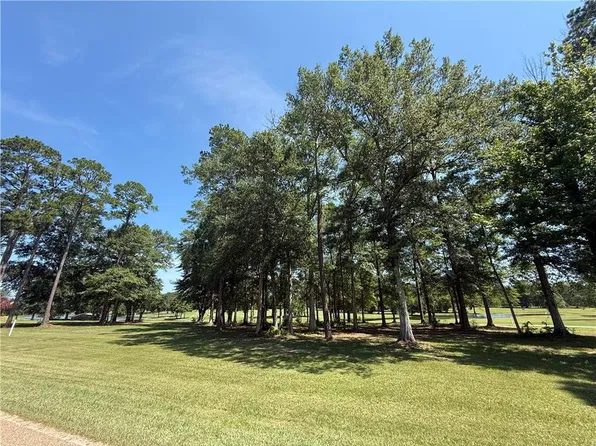 835 Camphill Dr, Abita Springs, LA 70420