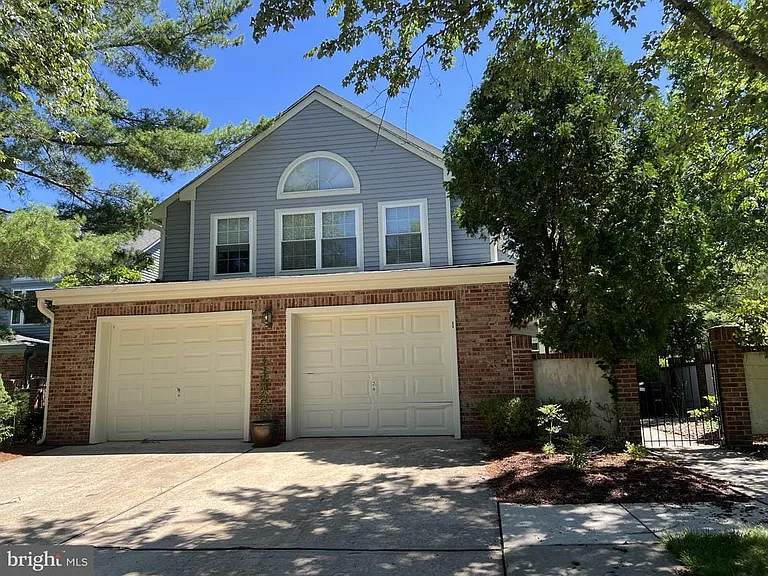 1 Cromwell Ct — Photo 1