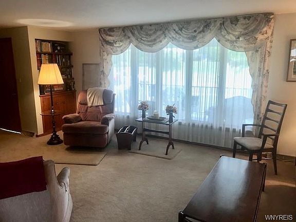 3rd image of 74 Cindy Dr