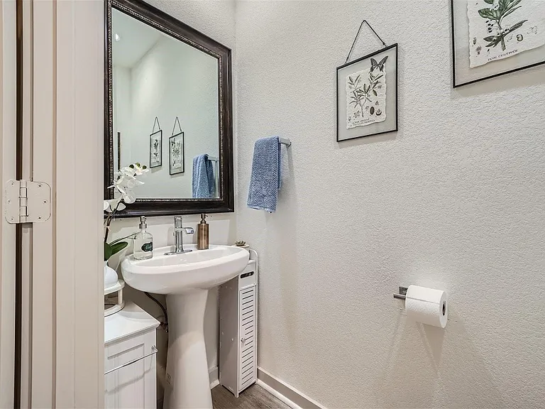 8005 Linnie Ln — Photo 13