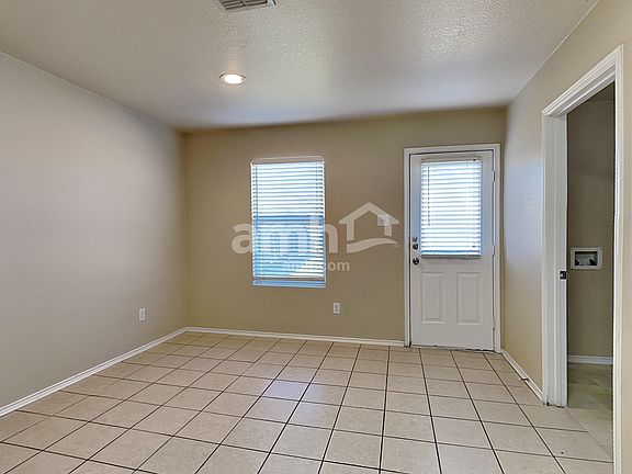 5th image of 1405 Sun Breeze Dr