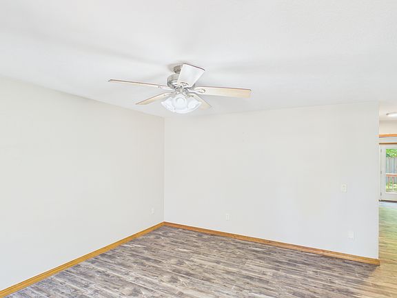 3rd image of 610 E 7th St #2