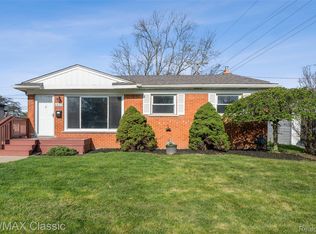 6647 Arcola St, Garden City, MI 48135
