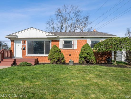 6647 Arcola St, Garden City, MI 48135