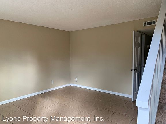 2nd image of 1305 Breckenridge Dr APT 1