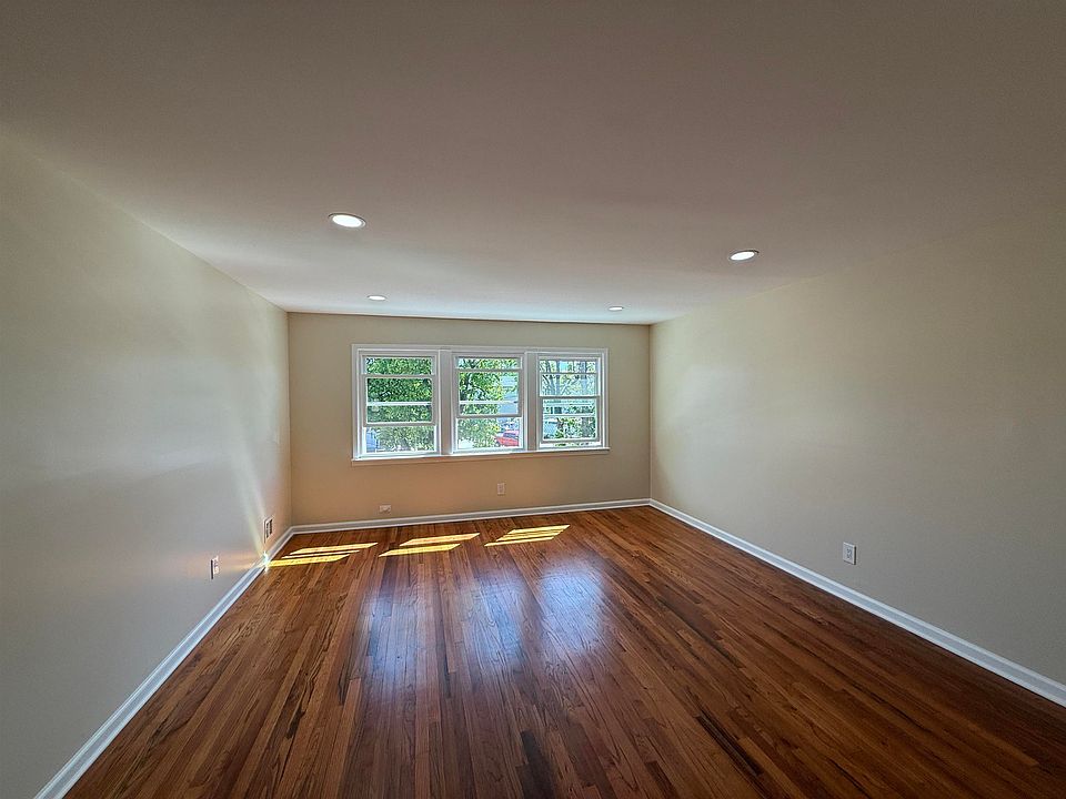 1st image of 42 Briarwood Rd Floor 2