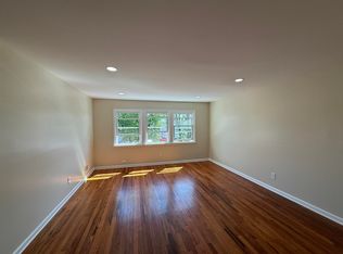 42 Briarwood Rd Floor 2, Jersey City, NJ 07305