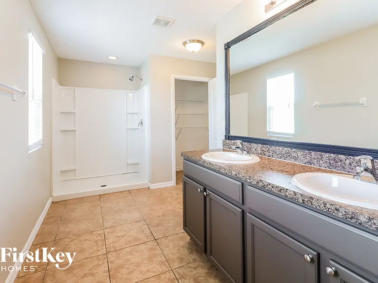3816 Crystal Dew St — Photo 8