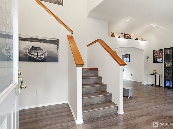 4th image of 32518 138th Street SE
