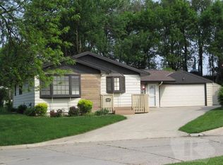 1014 Sunset Dr, Carroll, IA 51401