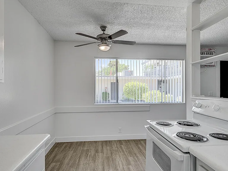 4805_Heidi St_unit 10-13