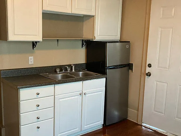 465 Craft St #B — Photo 5