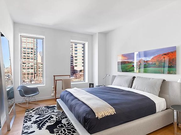 5th image of 1 York St APT 5C