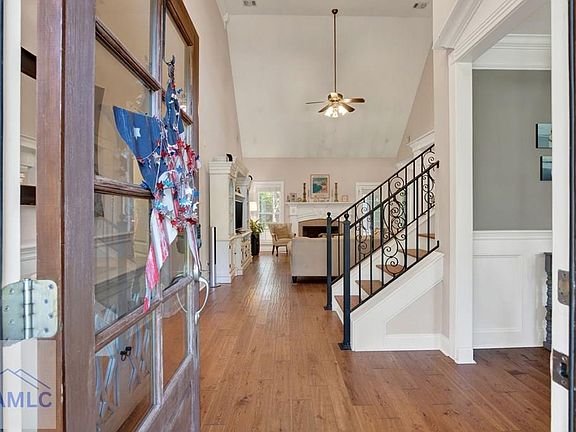 3rd image of 195 Chastain Cir