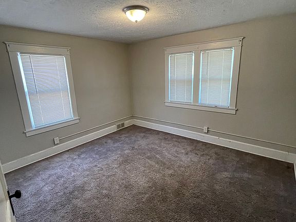2nd image of 62 Fernwood Ave Room 4