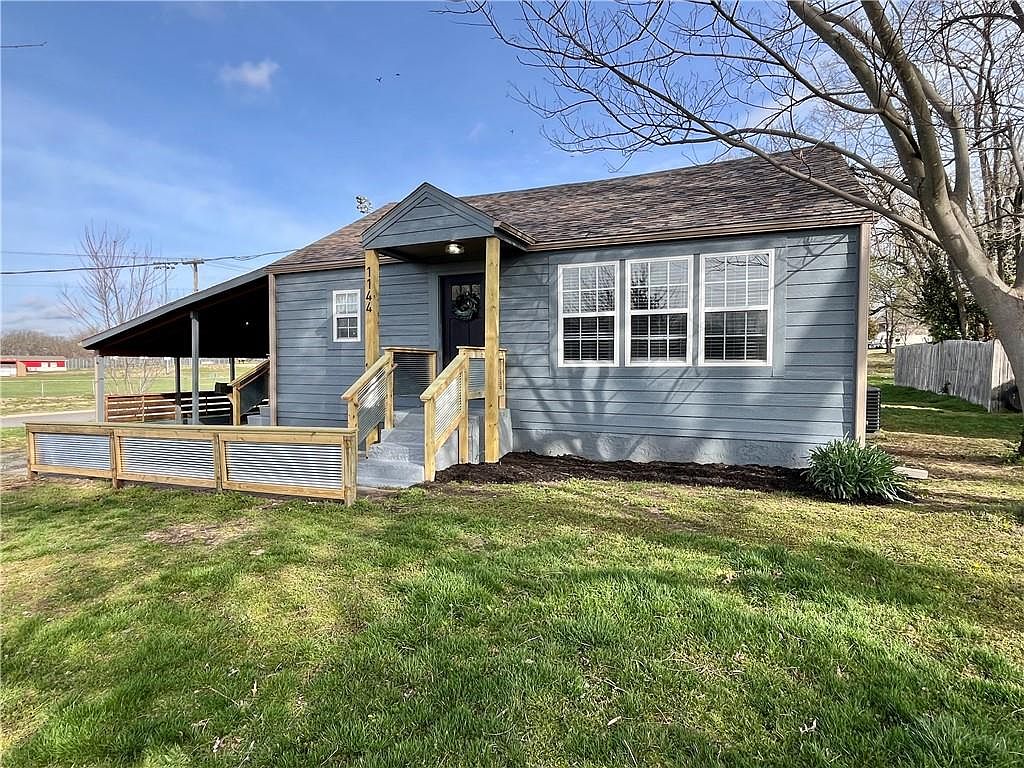1144 Chestnut St, Osawatomie, KS 66064 Zillow