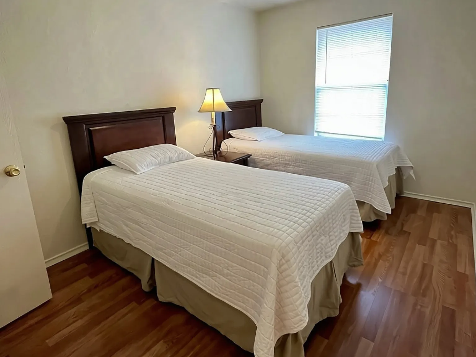 3 bed, 1100 sqft, $1,950 — Photo 3