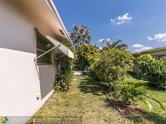 4th image of 6970 NW 17th Ct