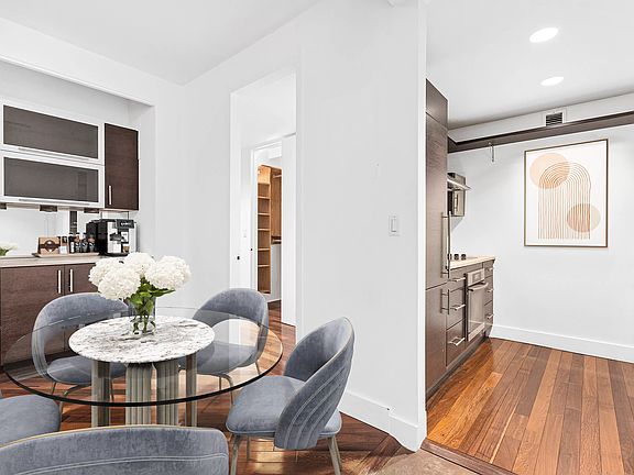 2nd image of 146 W 57th St APT 41B
