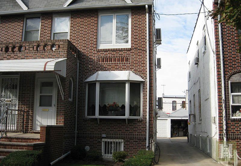 1st image of 1968 E 26th St