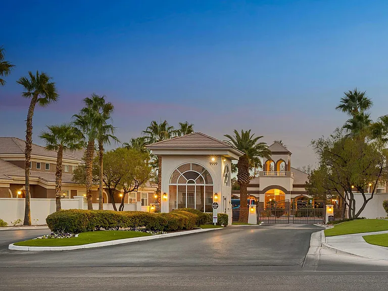Resort at The Lakes — Photo 100