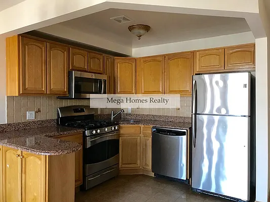 Rented by Mega Homes Realty INC | media 9
