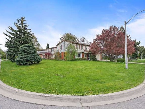 3rd image of 56 Cavendish Cres