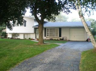 5857 Graystone Dr, Sylvania, OH 43560