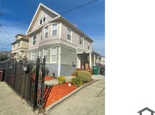 854 36th St #C, Emeryville, CA 94608