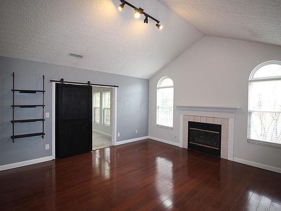 5th image of 6108 Glenvillage Dr
