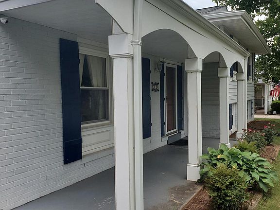 3rd image of 302 W Juniper Ave