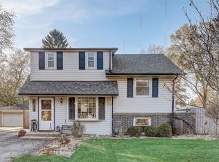 3818 N Park St, Westmont, IL