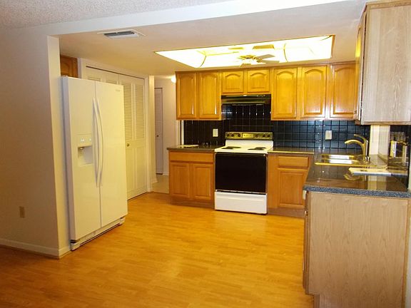 KITCHEN INCLUDES ALL THE APPLIANCES