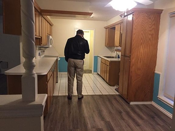 4th image of 8801 Oakridge Dr