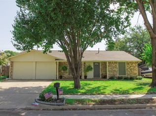 812 Gettysburg Pl, Bedford, TX 76022