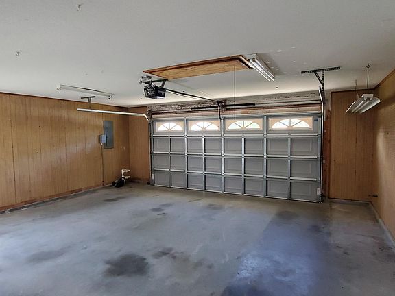 4th image of 478 Oakland Park Blvd
